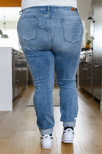 Load image into Gallery viewer, Juno Tall Skinny Destroyed Jeans
