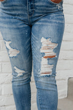 Load image into Gallery viewer, Ocean Side Distressed Skinny Jeans
