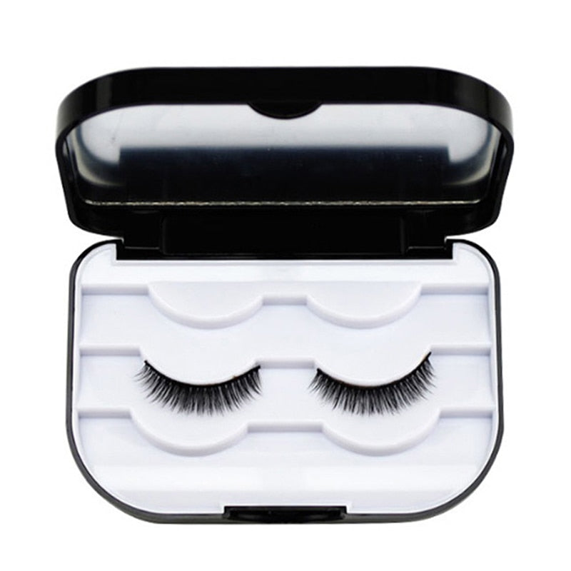 Portable lash case with mirror